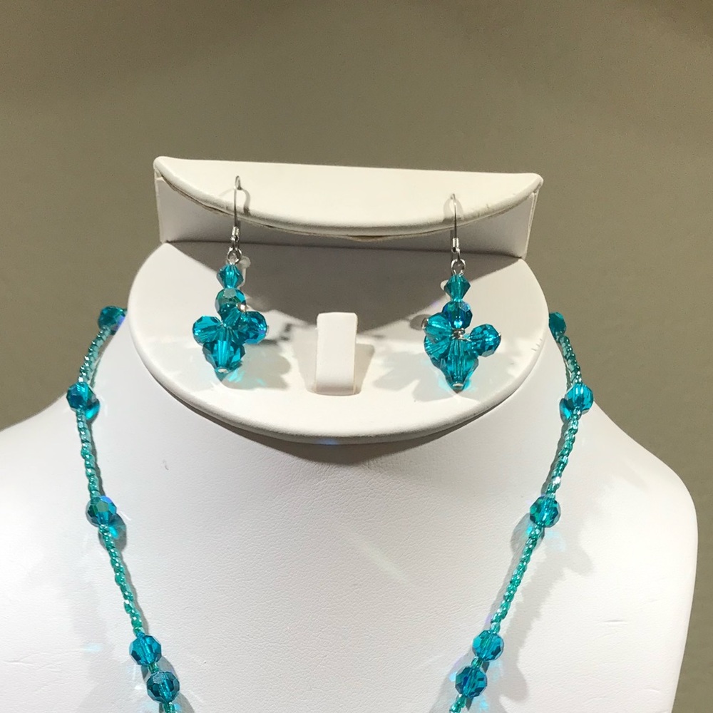 Swarovski drop earrings (pierced)